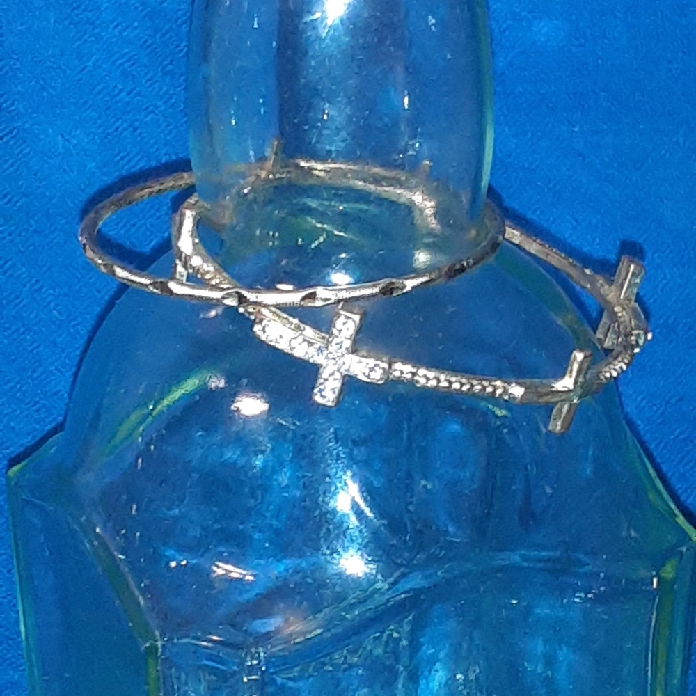 5 bracelets  5dollars